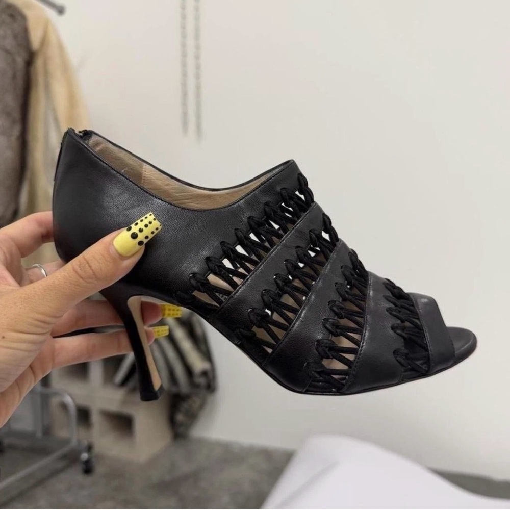 Manolo Blahnik  Leather Peep-Toe Woven High Heel size 37